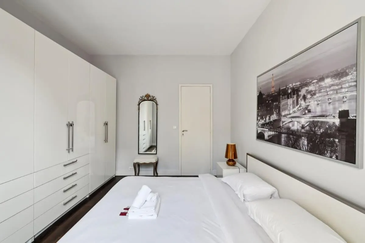 1Br Champs-Elysees - Cityapartmentstay Paris